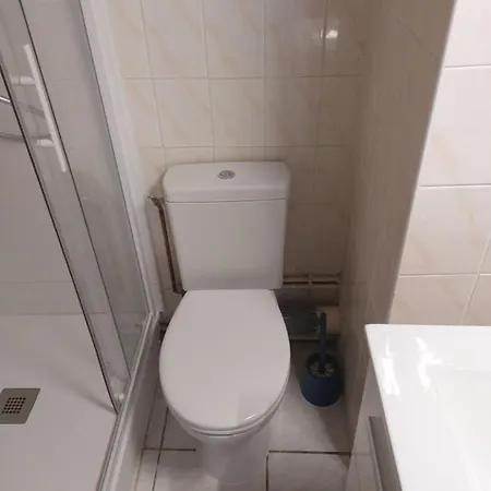 Flat דירה